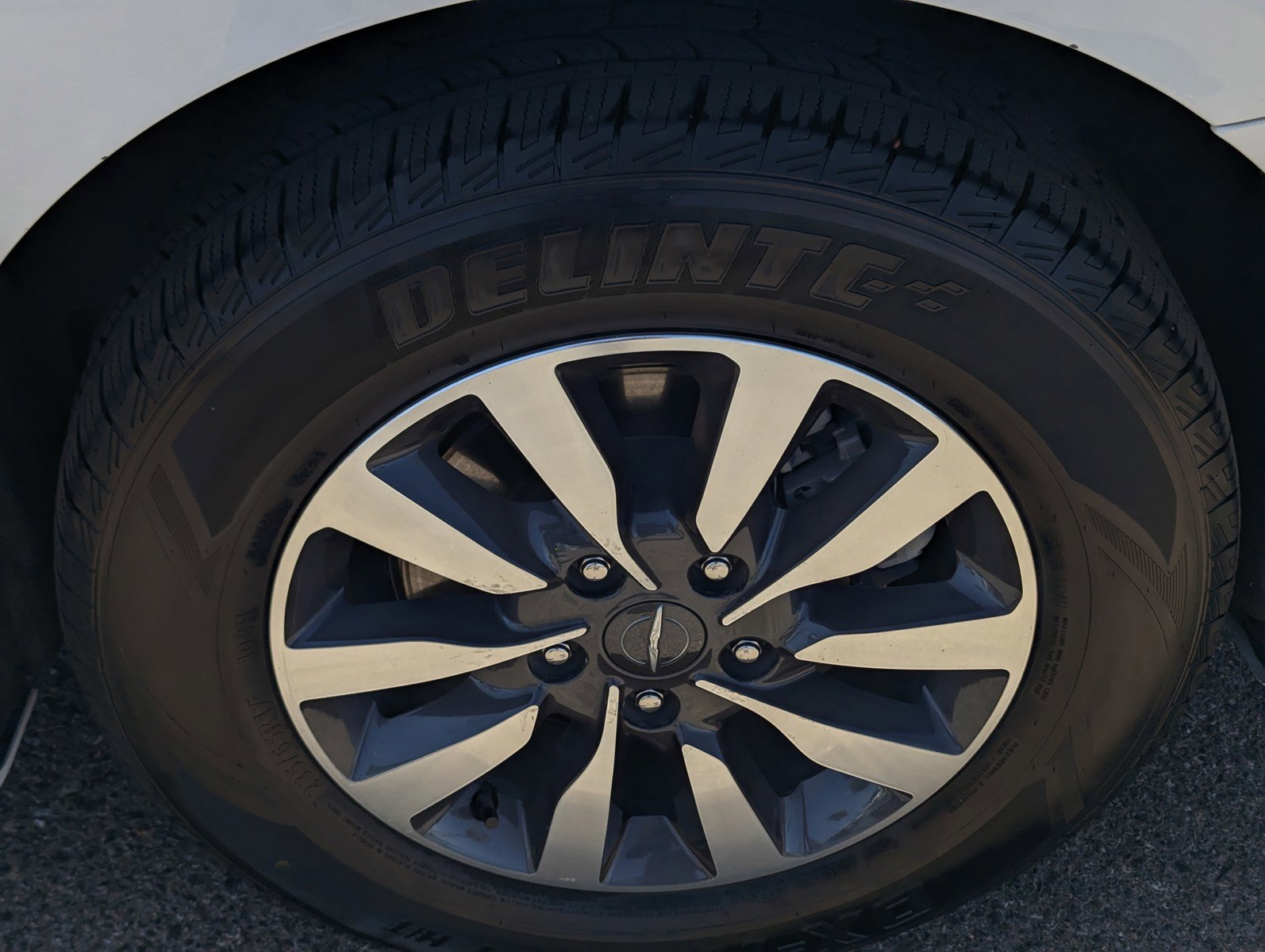 Used 2023 Chrysler Pacifica Touring-L FWD image 7