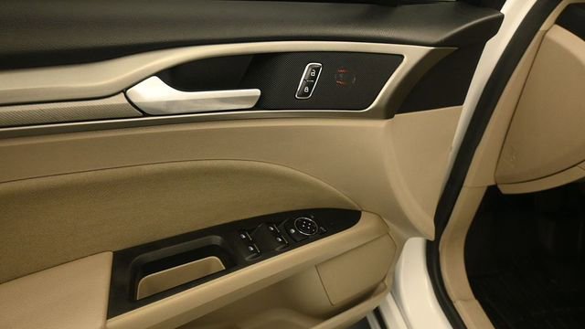 Certified 2018 Ford Fusion SE FWD image 13