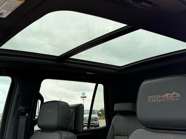 Used 2025 Chevrolet Tahoe High Country image 15