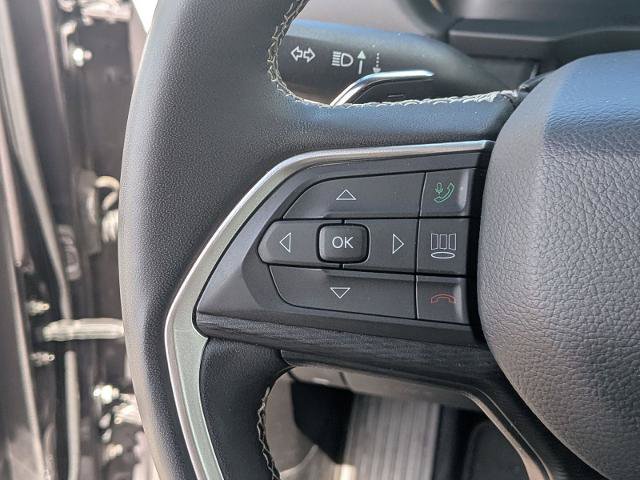 Used 2023 Jeep Grand Cherokee L Laredo AWD/4WD image 19
