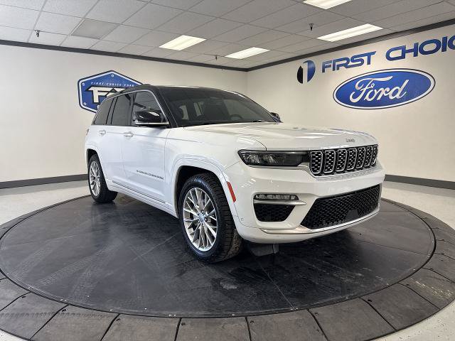 Used 2024 Jeep Grand Cherokee Summit w/ Luxury Tech Group V AWD/4WD image 2