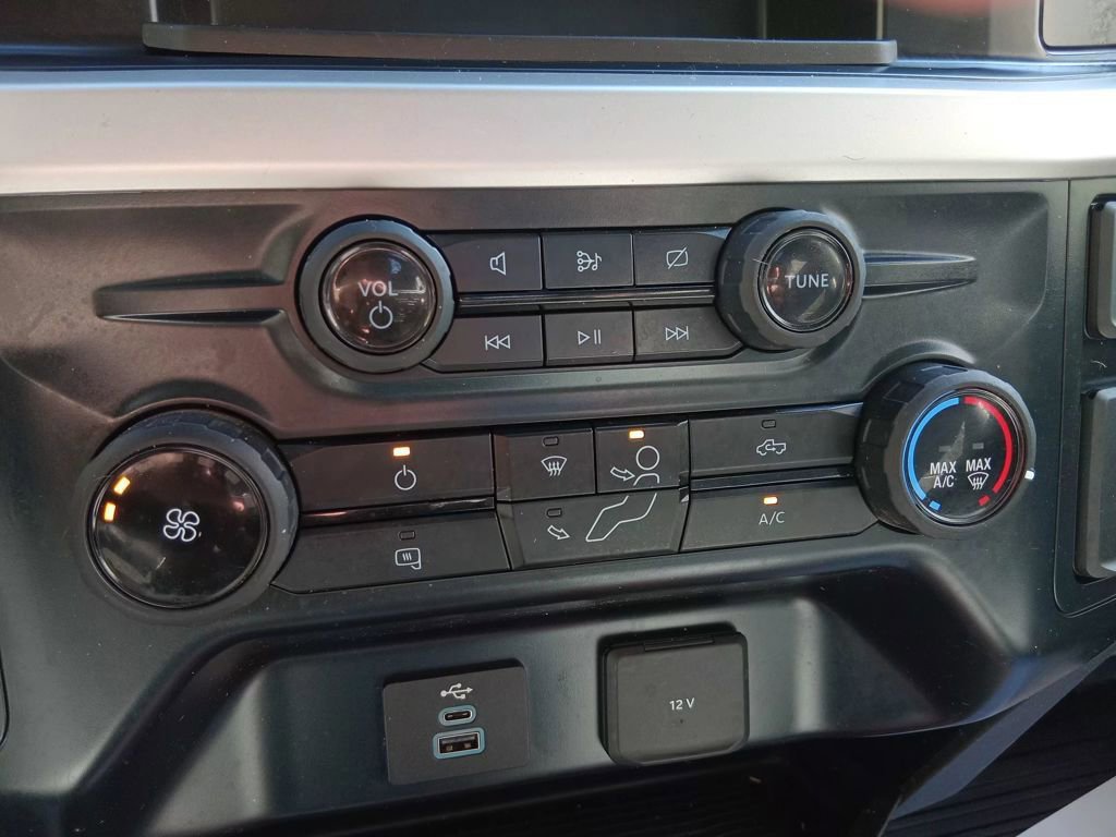 Certified 2023 Ford F550 4x4 Regular Cab Super Duty image 18