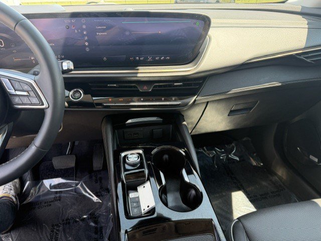 Used 2025 Buick Envision Avenir AWD/4WD image 19