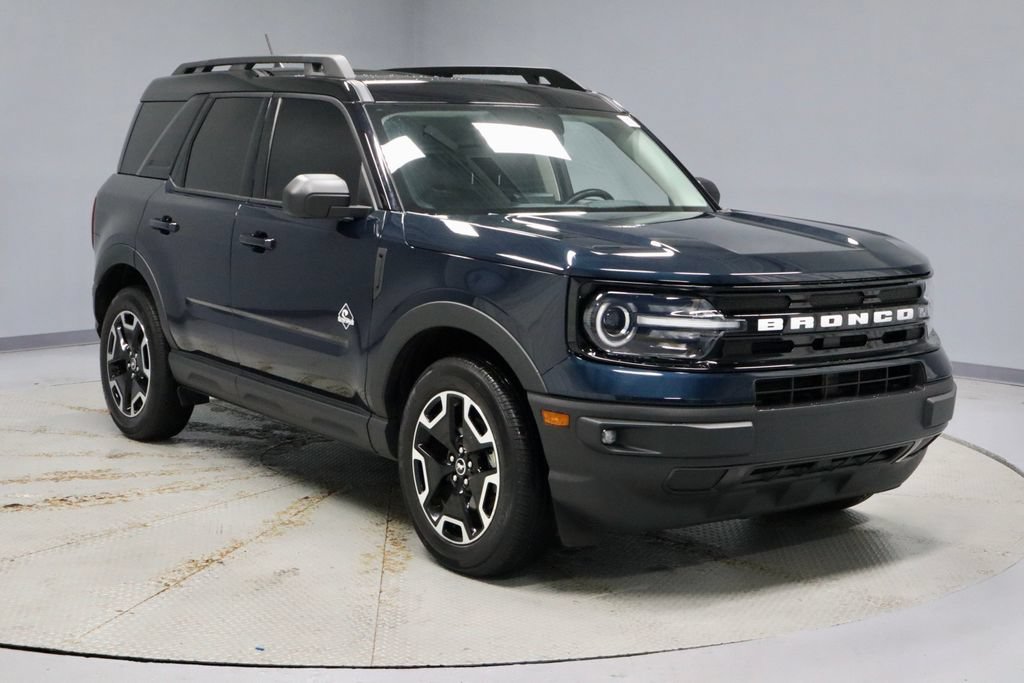 Certified 2023 Ford Bronco Sport Outer Banks w/ Tech Package AWD/4WD image 1