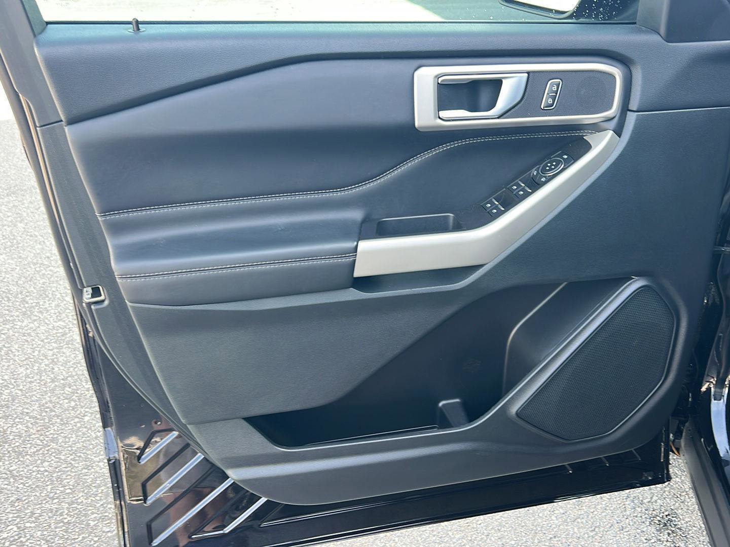 Certified 2023 Ford Explorer XLT image 15