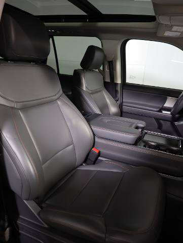 Certified 2025 Ford Expedition Active AWD/4WD image 9