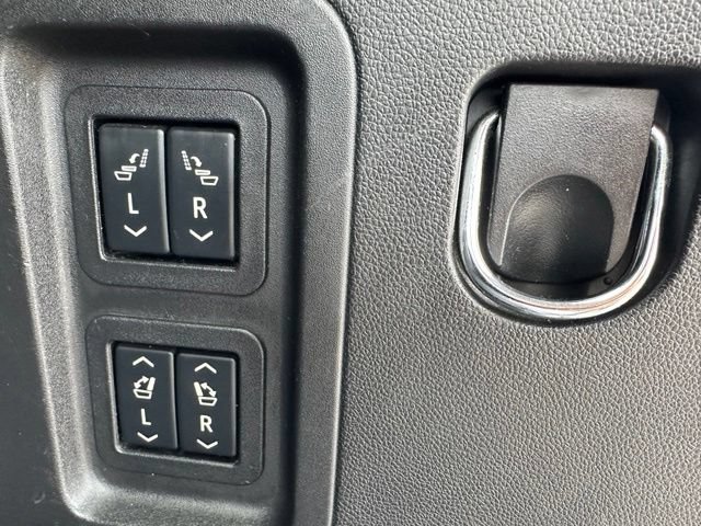 Used 2024 Chevrolet Traverse RS w/ LPO, Floor Liner Package AWD/4WD image 32