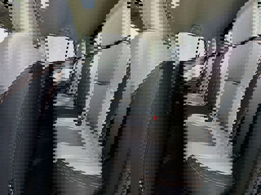 Used 2019 Subaru Crosstrek 2.0i Premium image 32