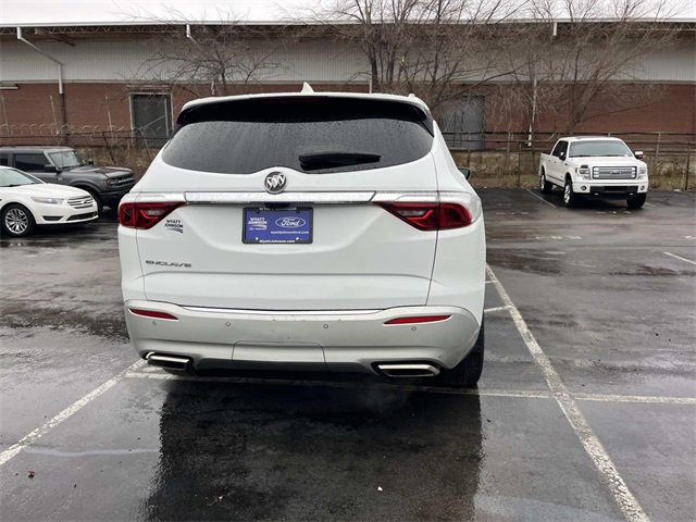 Used 2024 Buick Enclave Premium image 4