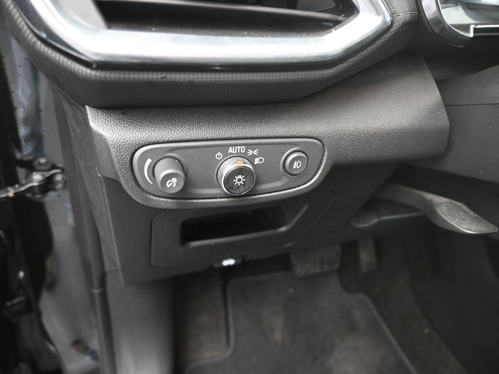Used 2023 Chevrolet TrailBlazer LT w/ Convenience Package image 13