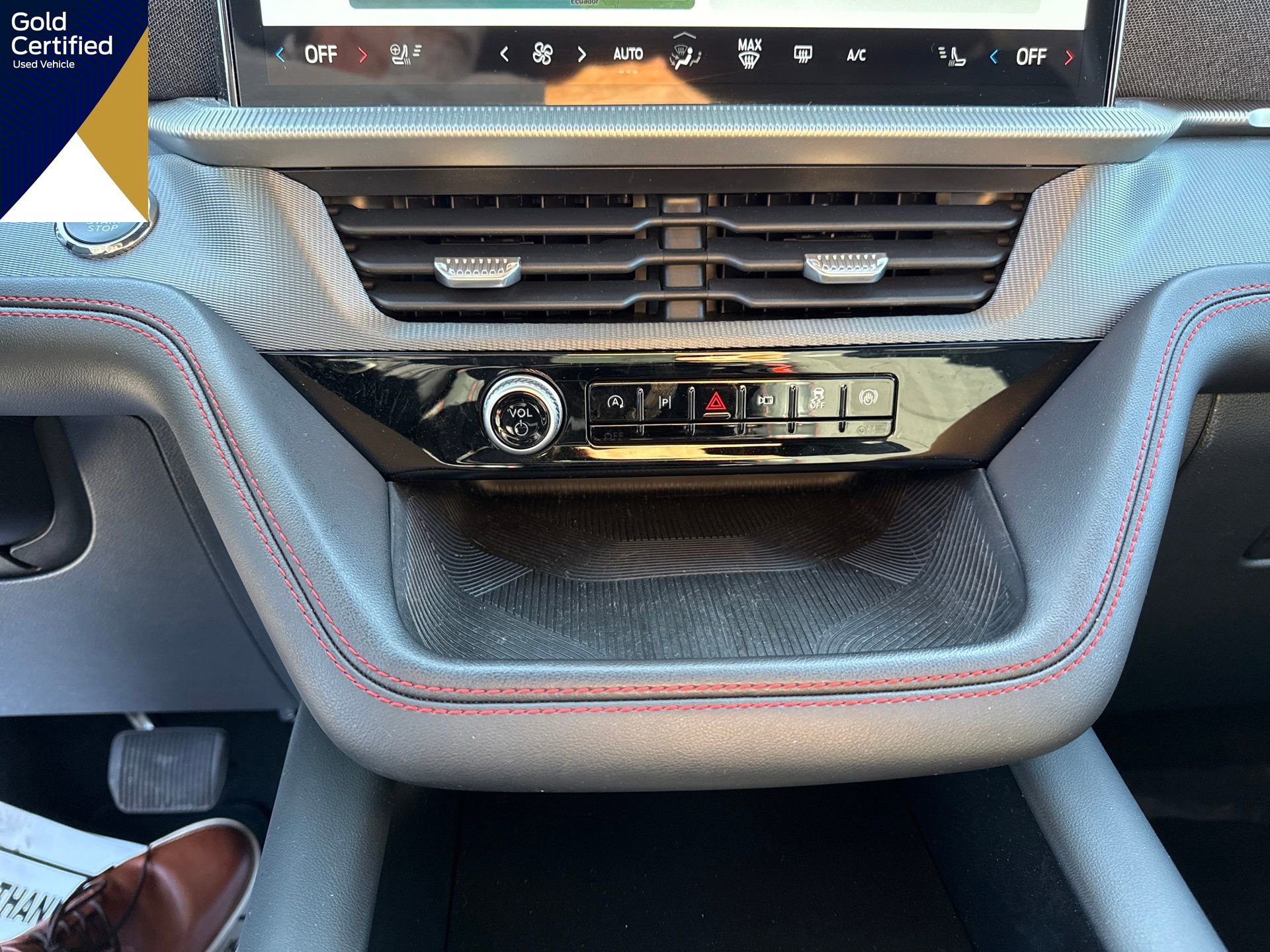 Certified 2025 Ford Explorer ST-Line w/ ST-Line Street Pack image 21