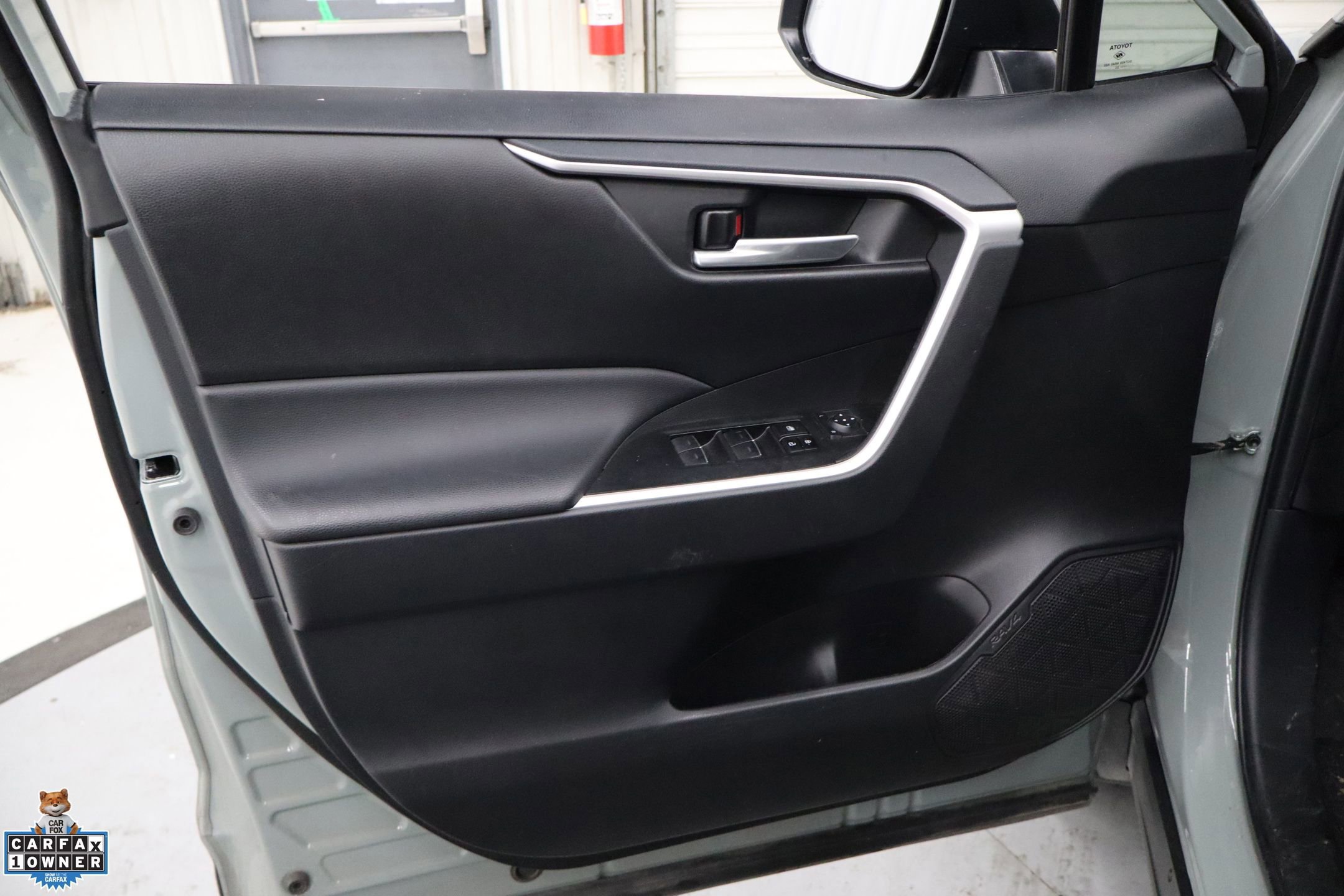 Used 2023 Toyota RAV4 XLE w/ Convenience Package image 13