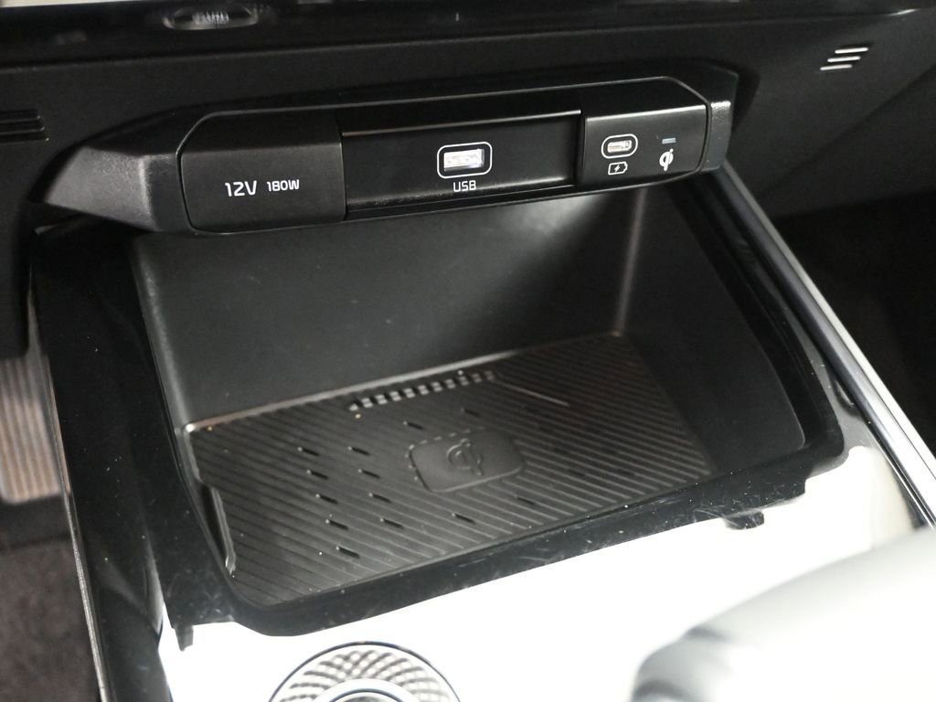 Used 2023 Kia Niro EX image 45