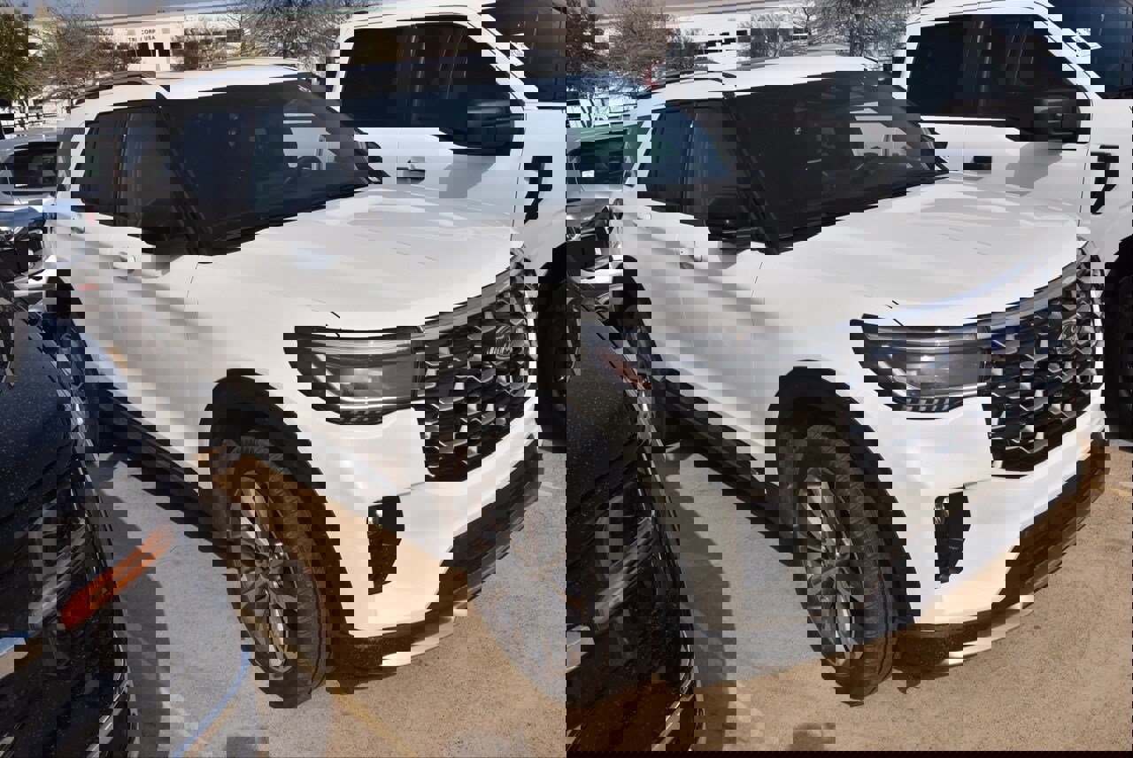 Certified 2025 Ford Explorer Platinum w/ Ultimate Package image 5