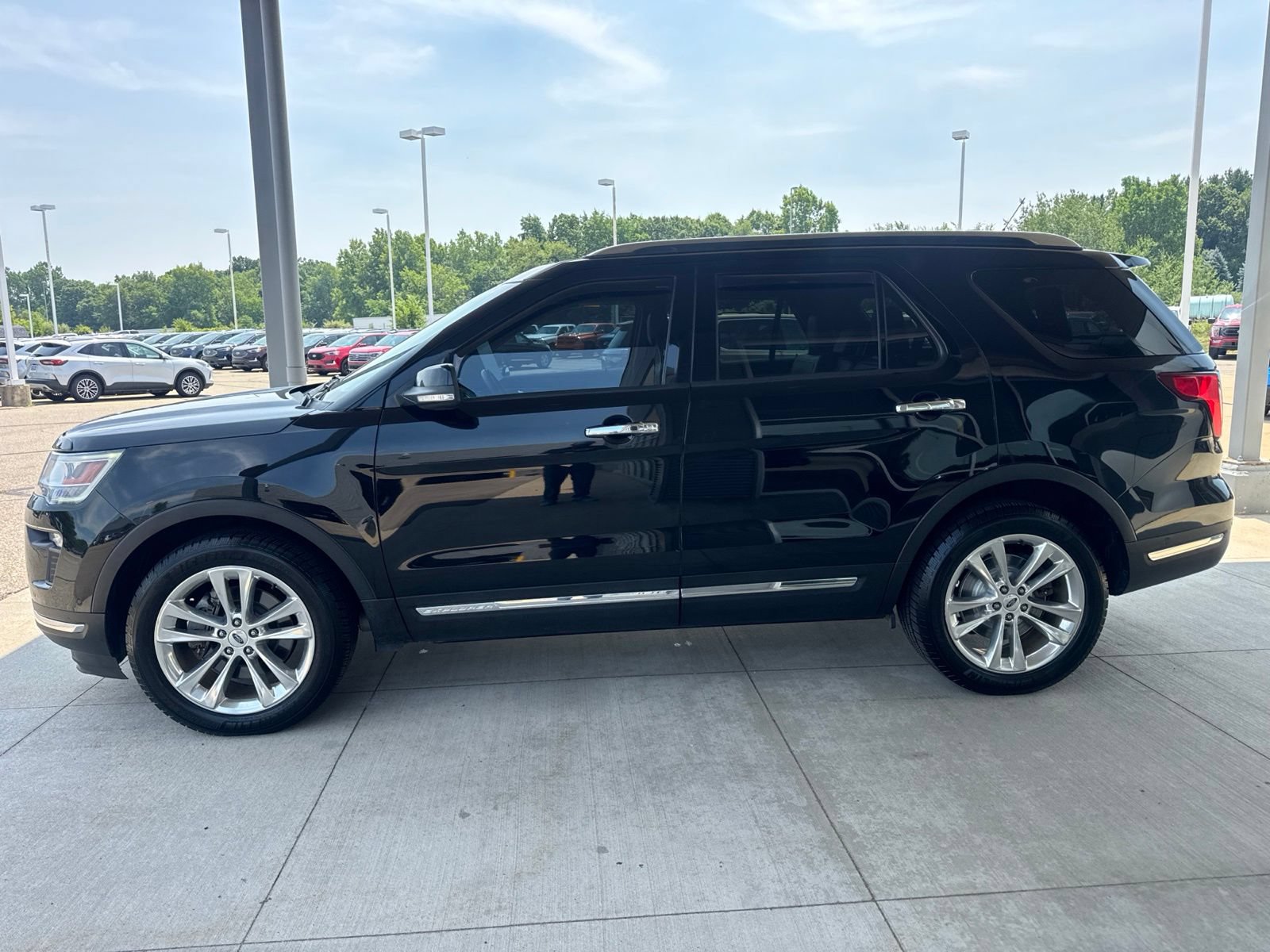 Certified 2018 Ford Explorer Limited w/ Equipment Group 301A AWD/4WD image 4