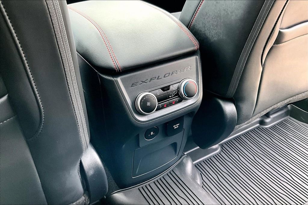 Certified 2025 Ford Explorer ST image 34