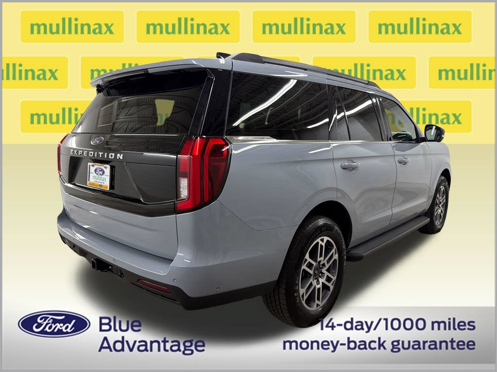 Certified 2025 Ford Expedition Active RWD image 3