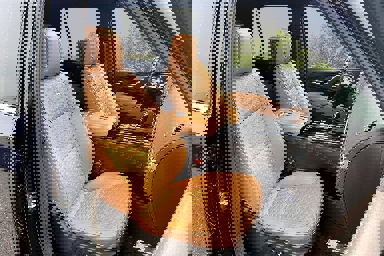 Used 2023 Cadillac Escalade Premium Luxury image 7