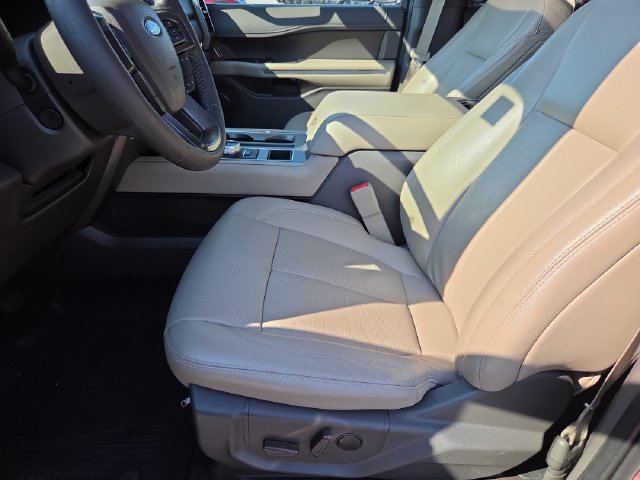 Certified 2020 Ford Expedition XLT w/ Equipment Group 202A RWD image 24