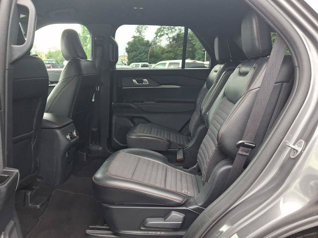 Certified 2025 Ford Explorer ST-Line AWD/4WD image 26