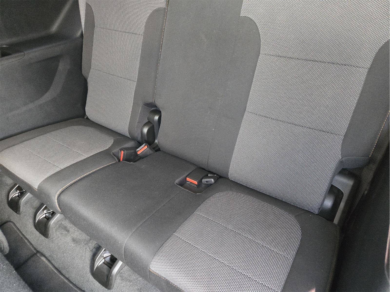 Used 2020 Chevrolet Traverse LS FWD image 30