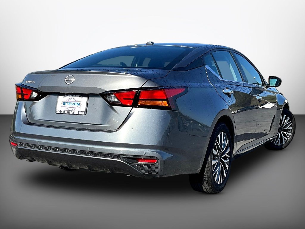 Used 2025 Nissan Altima 2.5 SV FWD image 6