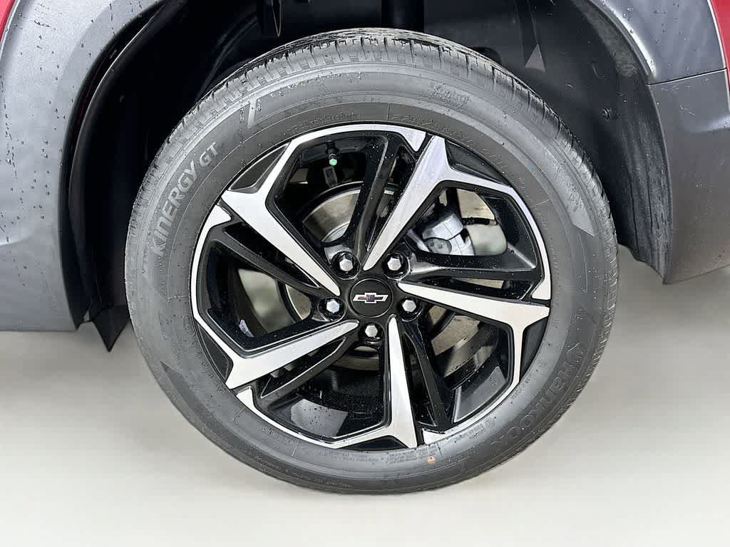 Used 2023 Chevrolet TrailBlazer RS w/ Sun and Liftgate Package AWD/4WD image 8