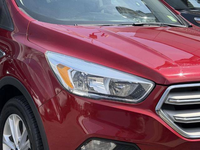 Certified 2018 Ford Escape SE w/ SE Sync 3 Package AWD/4WD image 9