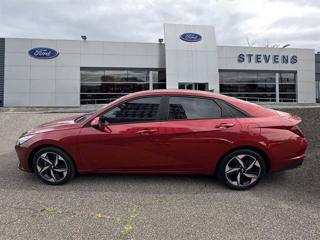 Used 2023 Hyundai Elantra SEL w/ Convenience Package FWD image 3