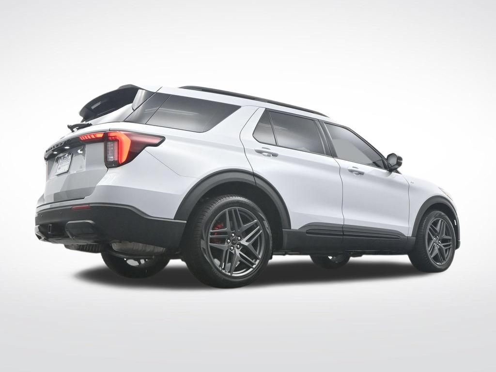 Certified 2026 Ford Explorer ST-Line w/ ST-Line Street Pack RWD image 35