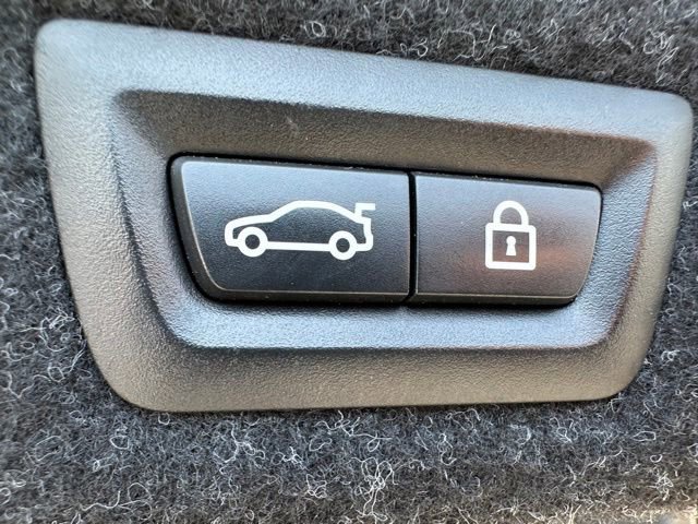Used 2017 BMW 540i xDrive AWD/4WD image 11