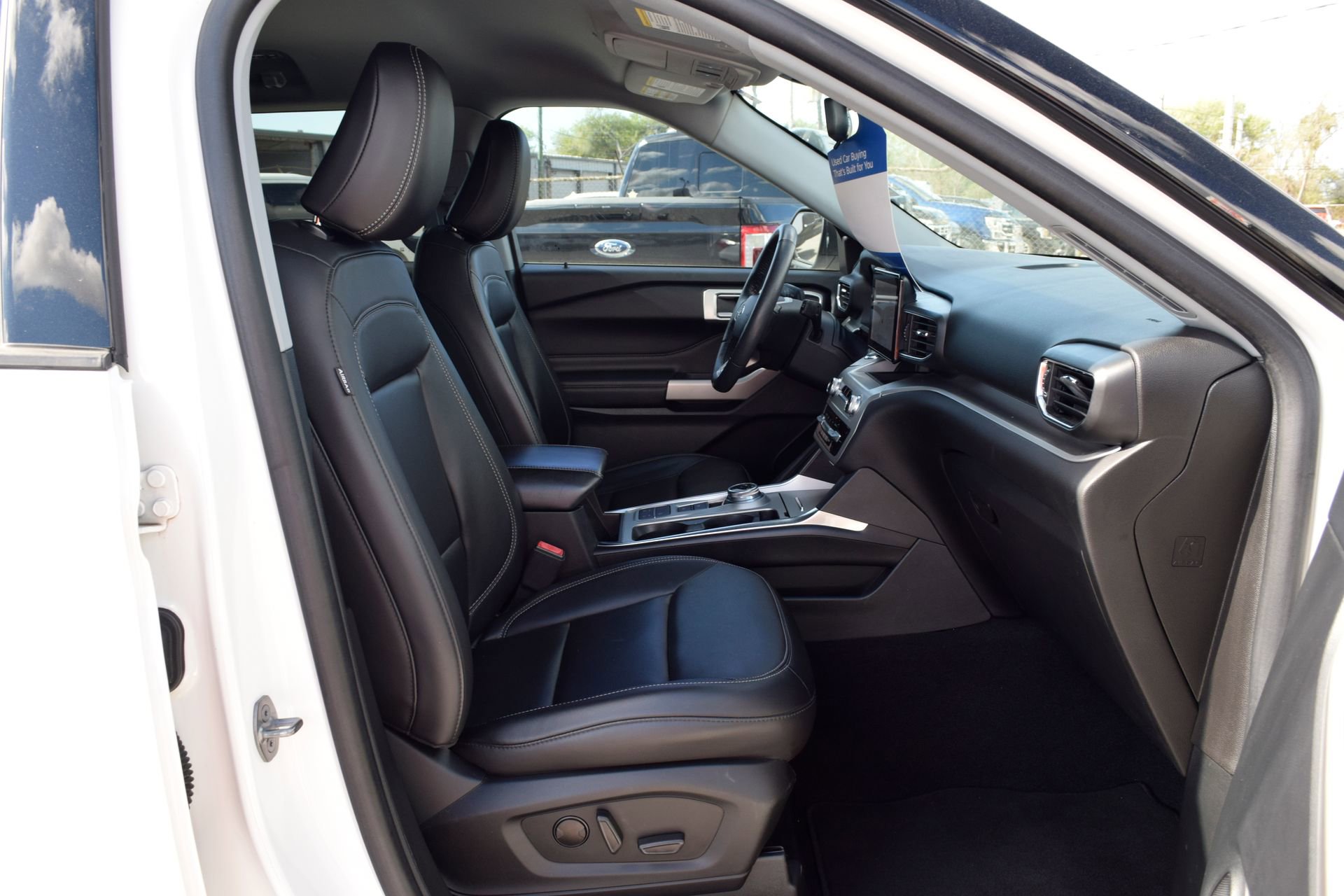 Certified 2022 Ford Explorer XLT w/ Equipment Group 202A image 25