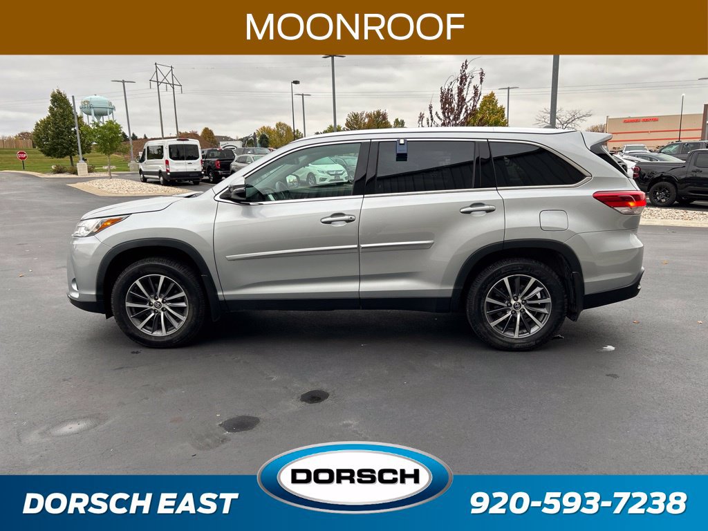 Used 2019 Toyota Highlander XLE AWD/4WD image 2