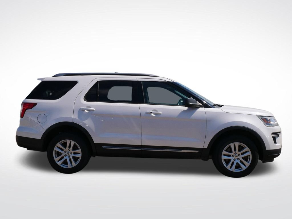 Certified 2018 Ford Explorer XLT AWD/4WD image 2