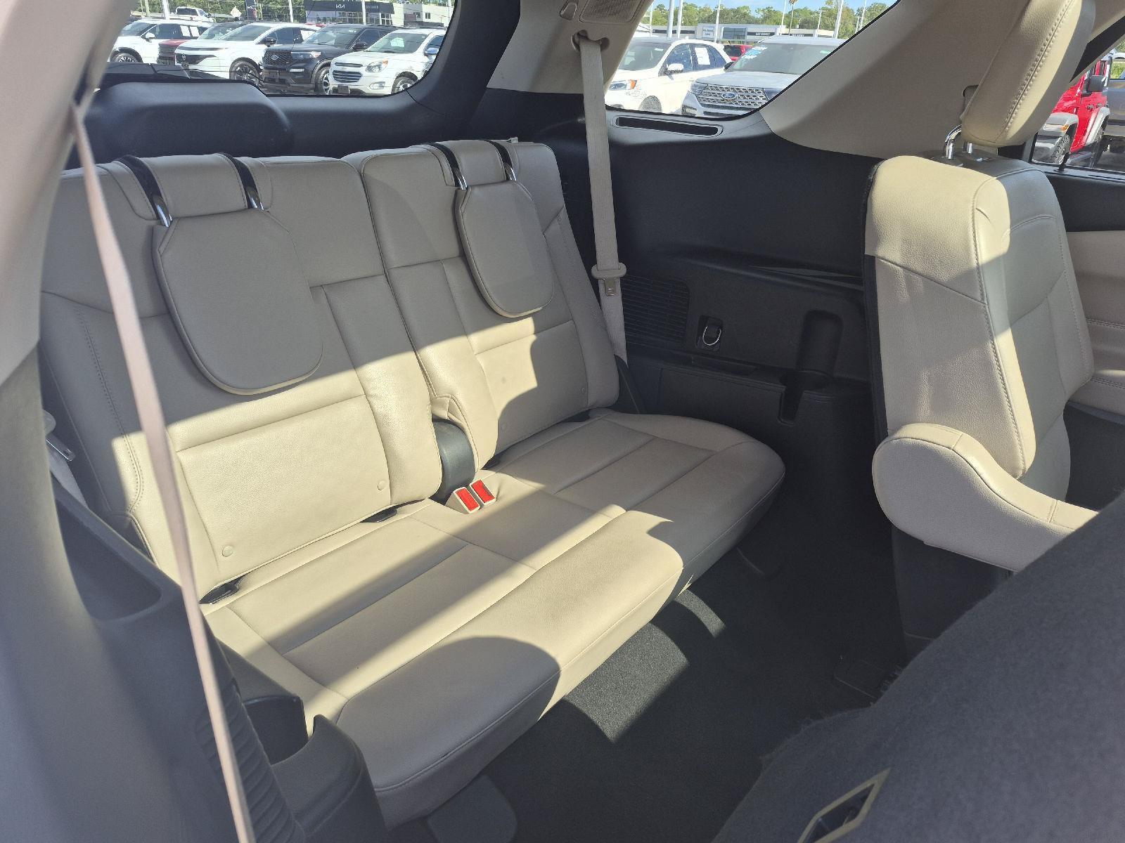 Certified 2023 Ford Explorer Limited w/ Limited Technology Package RWD image 15