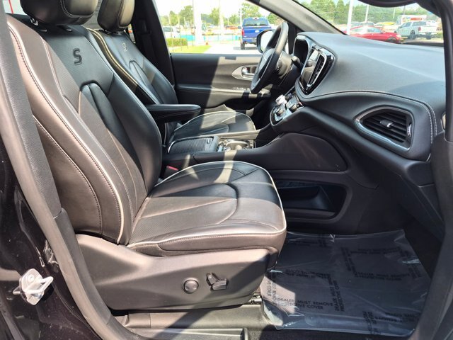 Used 2025 Chrysler Pacifica Limited FWD image 38
