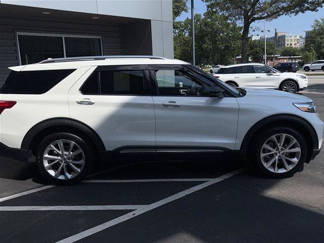 Certified 2023 Ford Explorer Platinum w/ Technology Package AWD/4WD image 6