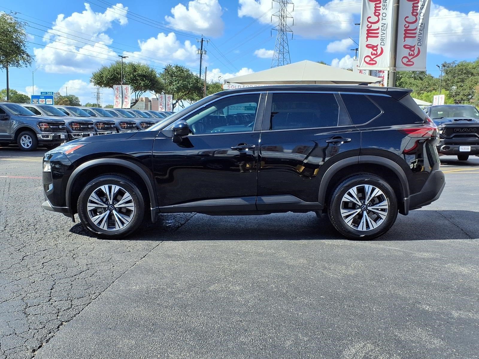 Used 2023 Nissan Rogue SV FWD image 9