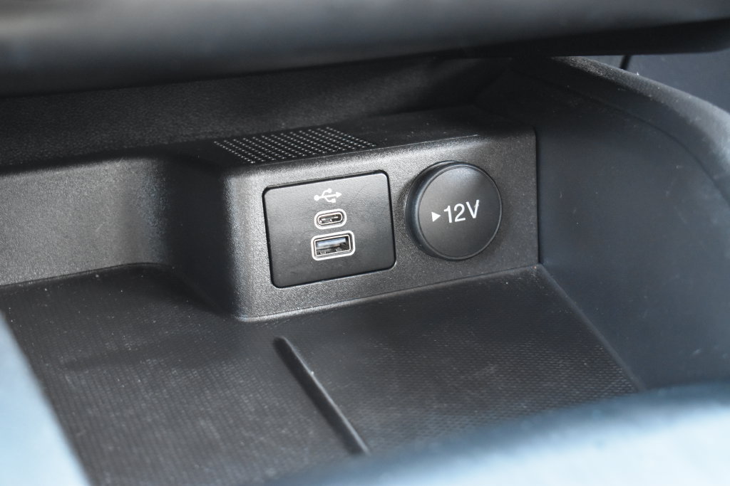 Certified 2025 Ford Escape Active AWD/4WD image 20
