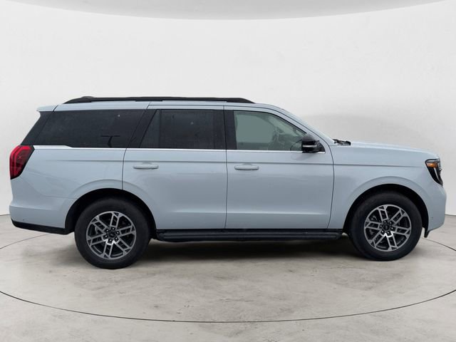 Certified 2025 Ford Expedition Active AWD/4WD image 6