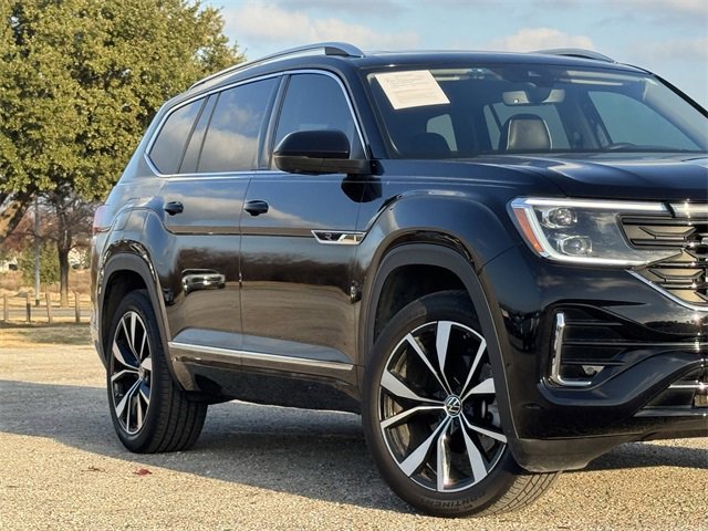 Used 2025 Volkswagen Atlas SEL Premium R-Line image 3