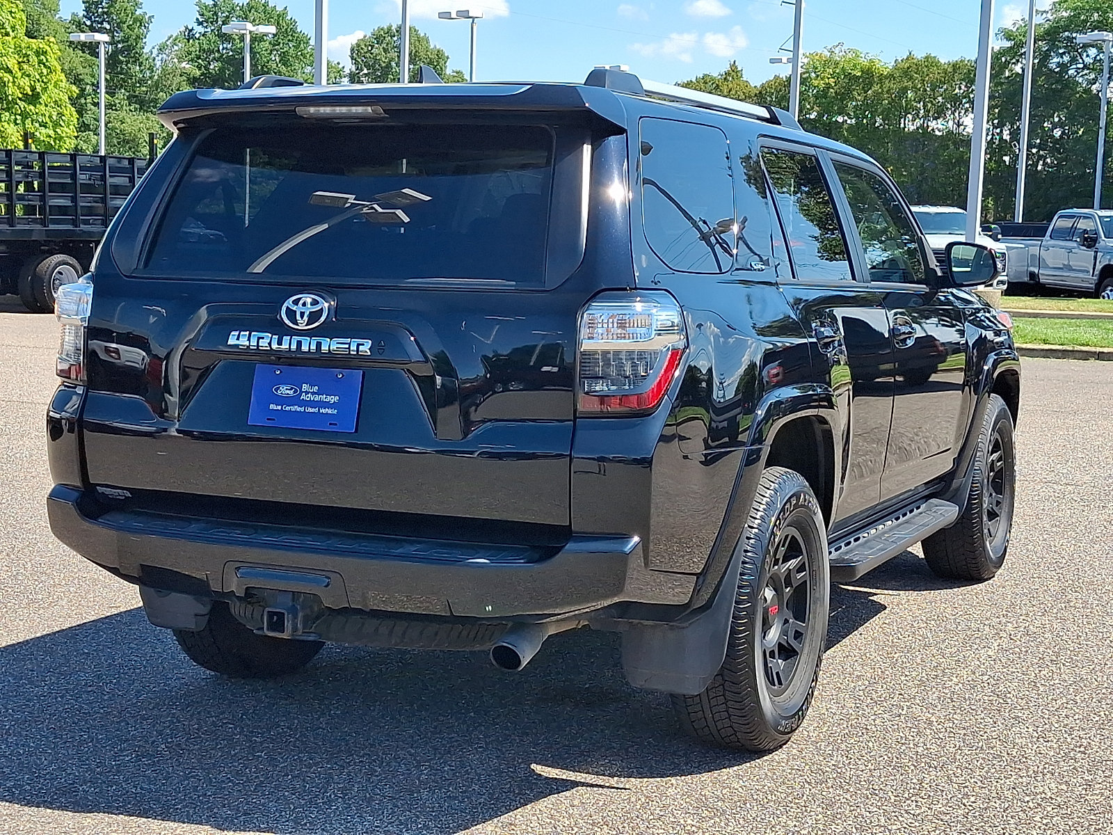 Used 2023 Toyota 4Runner SR5 Premium w/ Moonroof Package AWD/4WD image 10