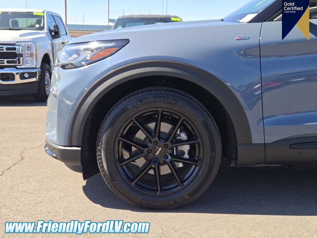 Certified 2025 Ford Explorer ST-Line RWD image 5
