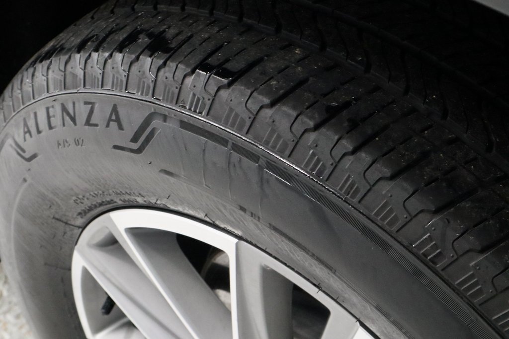 Used 2023 Chevrolet Traverse LT image 19