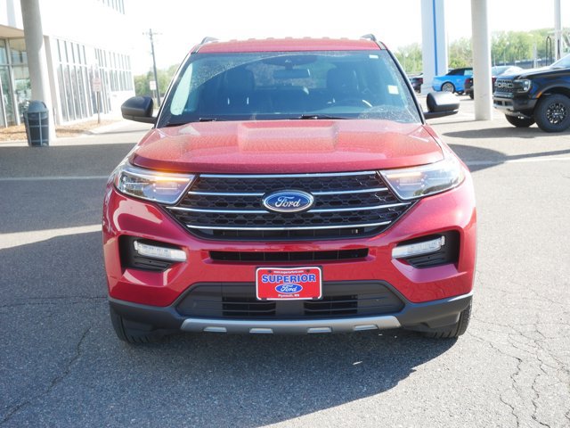 Certified 2022 Ford Explorer XLT w/ Equipment Group 202A AWD/4WD image 2