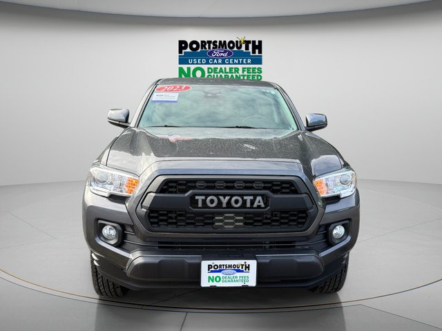 Used 2023 Toyota Tacoma SR5 AWD/4WD image 9