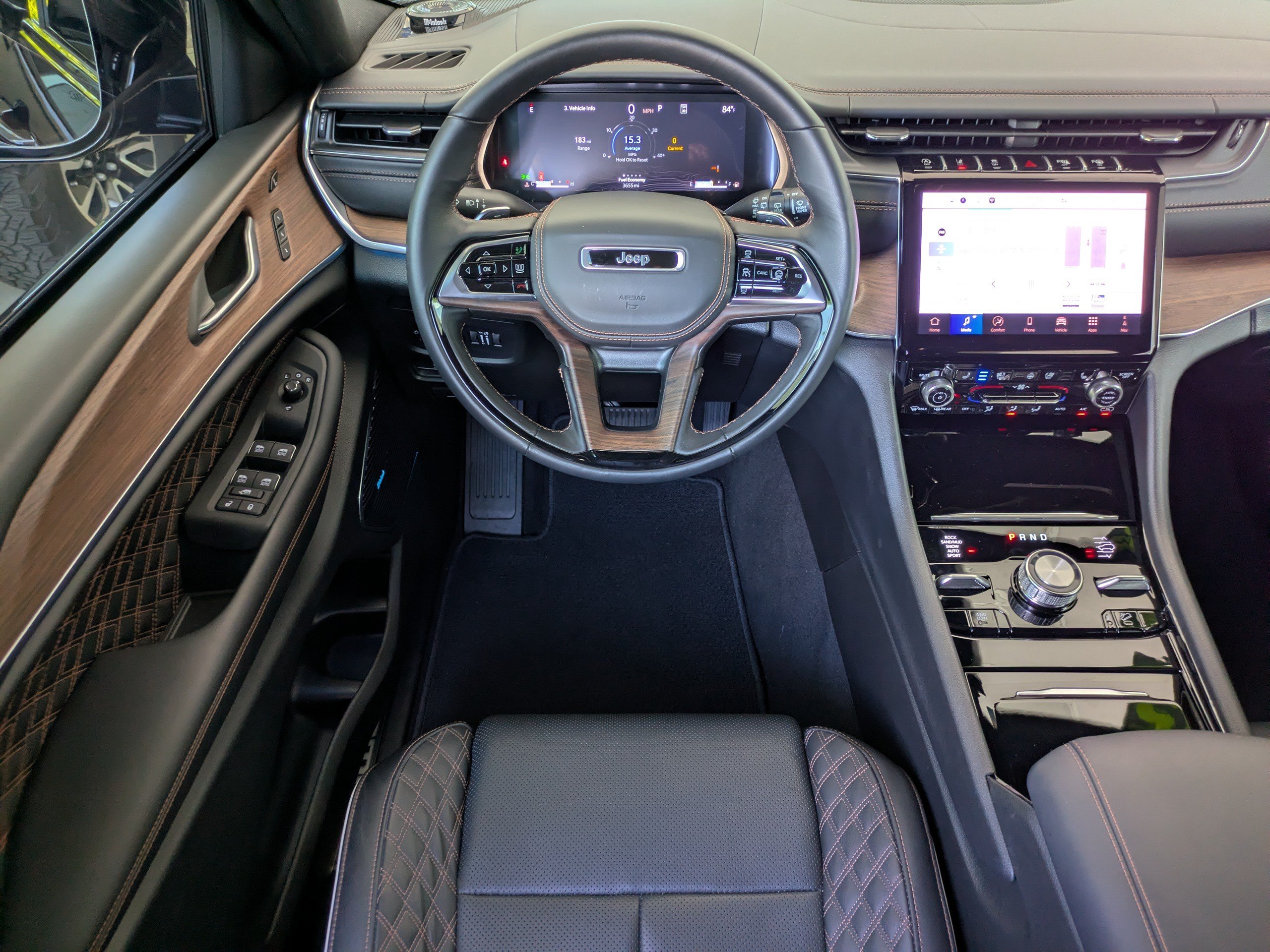 Used 2025 Jeep Grand Cherokee L Summit w/ Obsidian Package AWD/4WD image 18