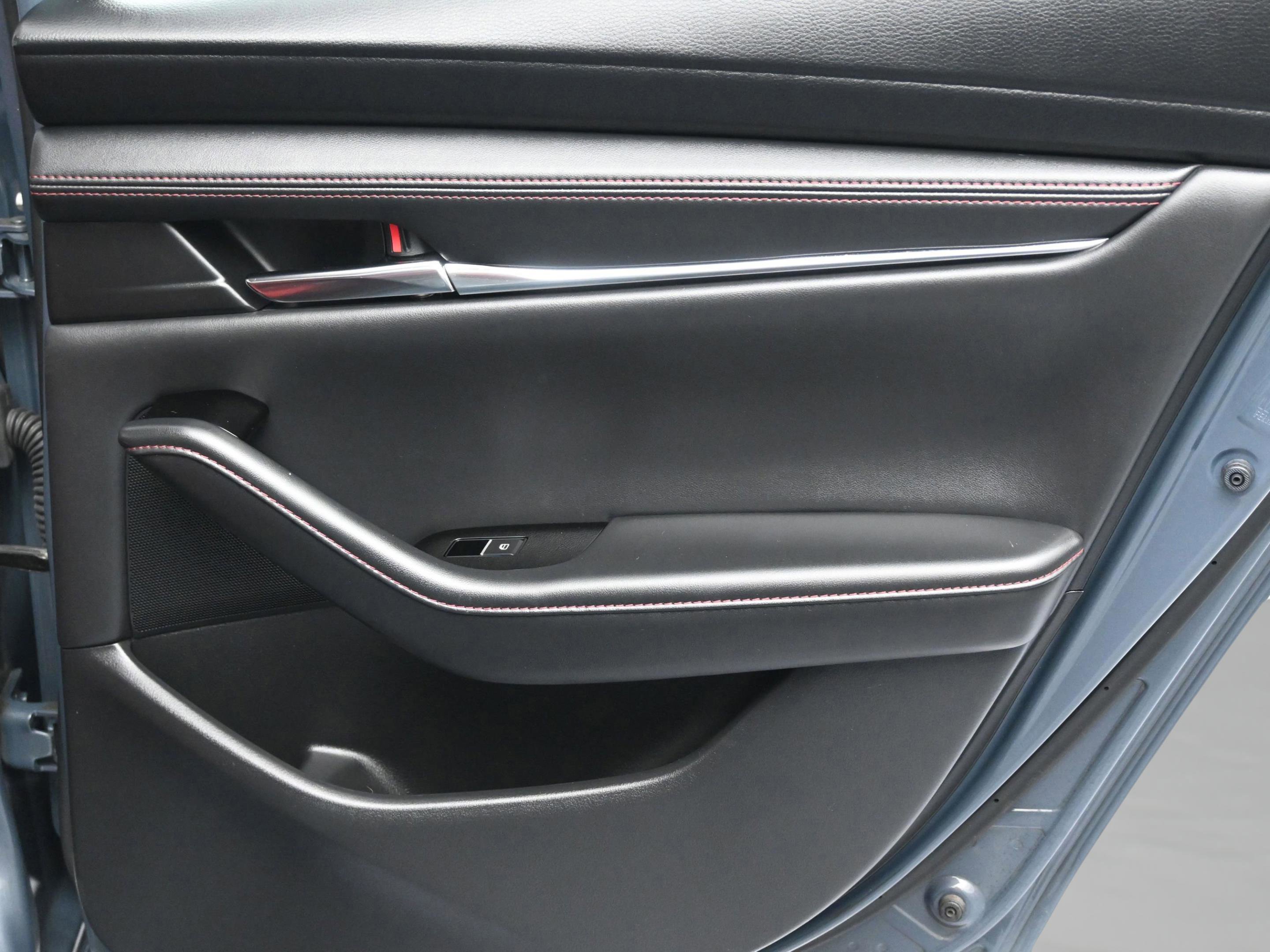 Used 2024 MAZDA MAZDA3 s image 33