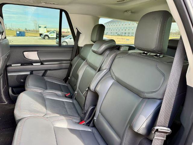 Certified 2025 Ford Expedition Active image 12