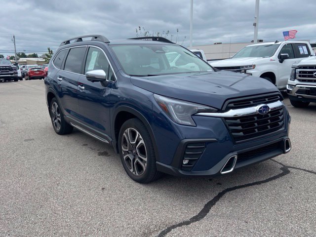 Used 2023 Subaru Ascent Touring AWD/4WD image 3